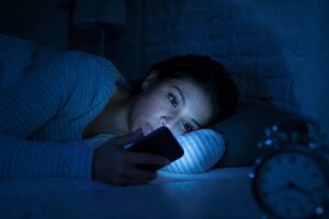 phone use at night affecting sleep quality